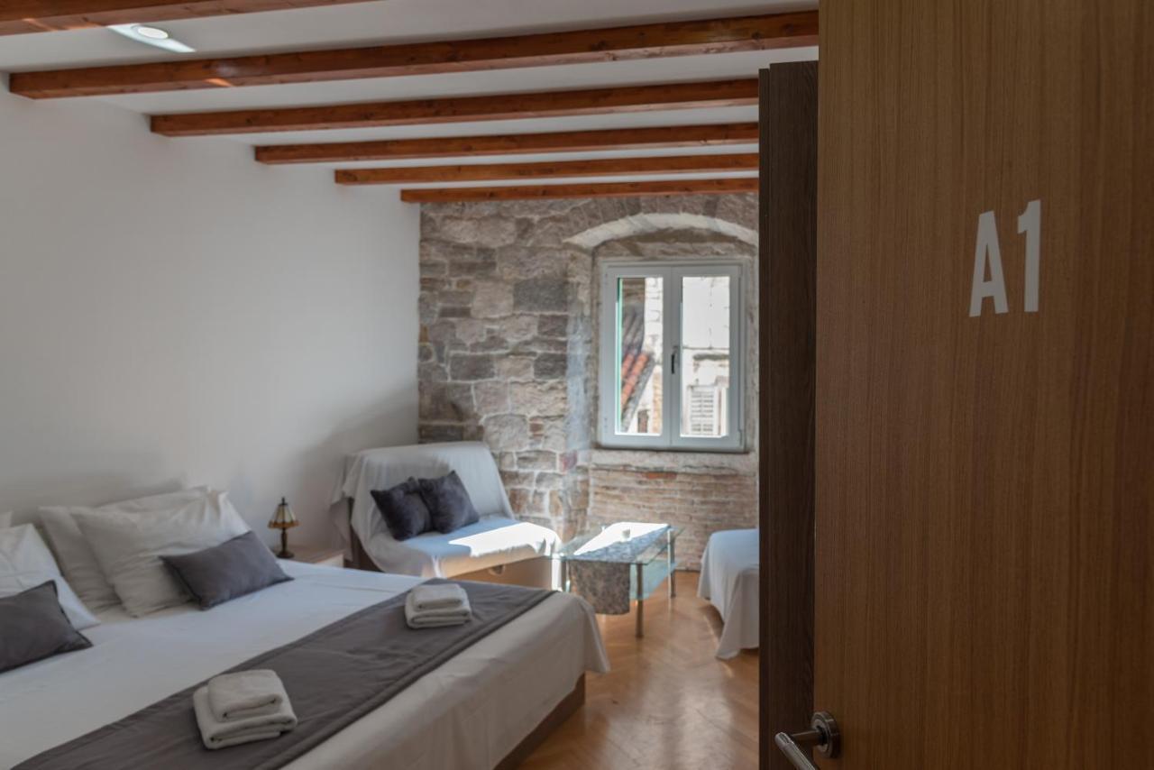 Camenno Apartments-The Heart Of Diocletian'S Palace-Open All Winter! Split Exteriér fotografie