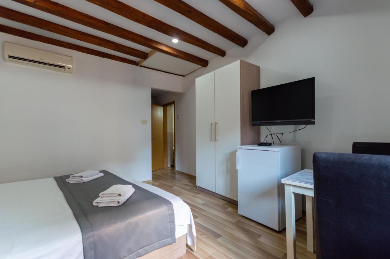 Camenno Apartments-The Heart Of Diocletian'S Palace-Open All Winter! Split Exteriér fotografie
