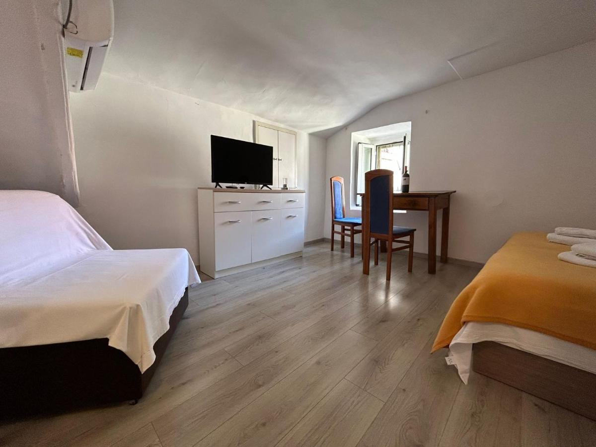 Camenno Apartments-The Heart Of Diocletian'S Palace-Open All Winter! Split Exteriér fotografie