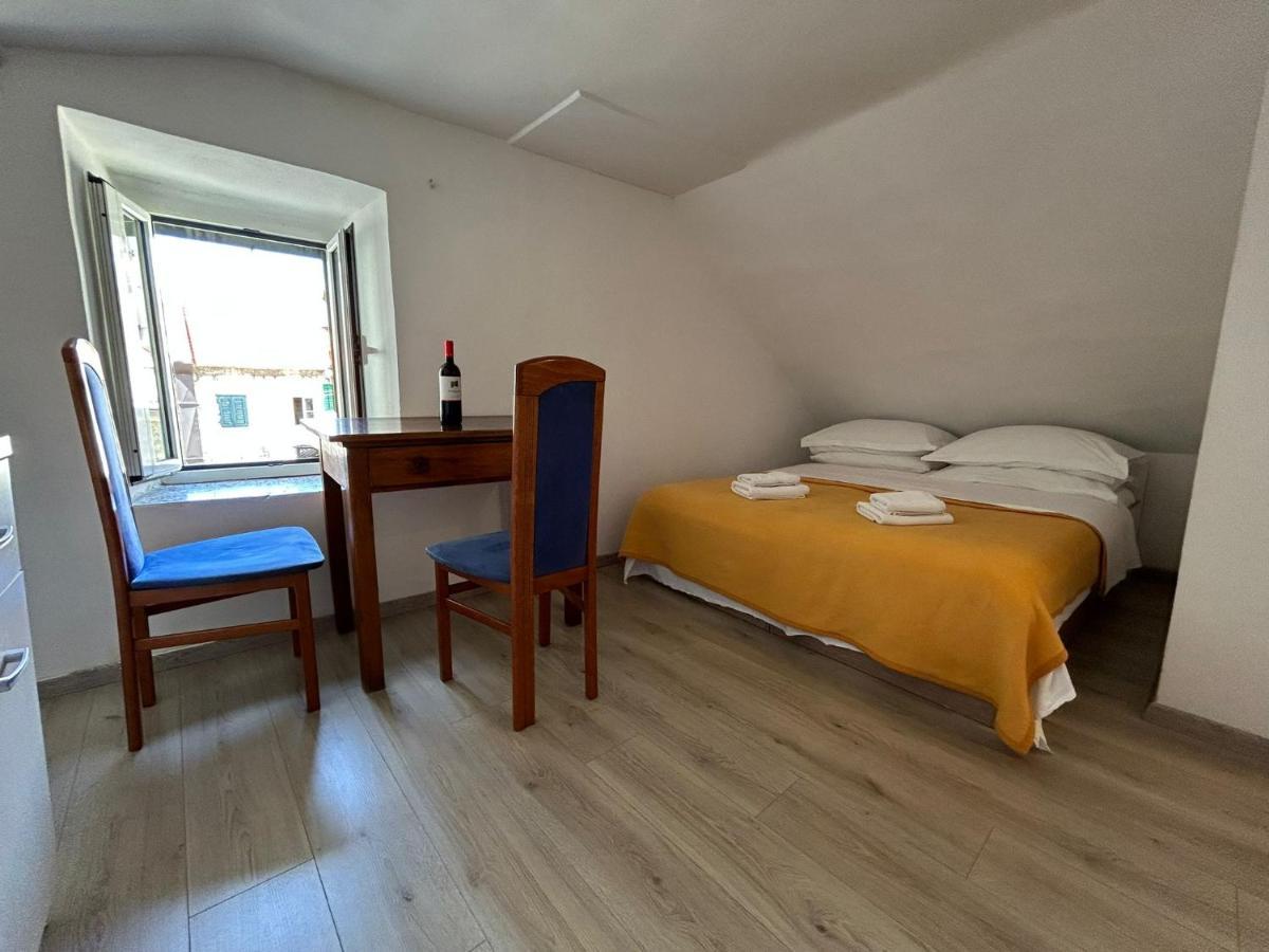 Camenno Apartments-The Heart Of Diocletian'S Palace-Open All Winter! Split Exteriér fotografie